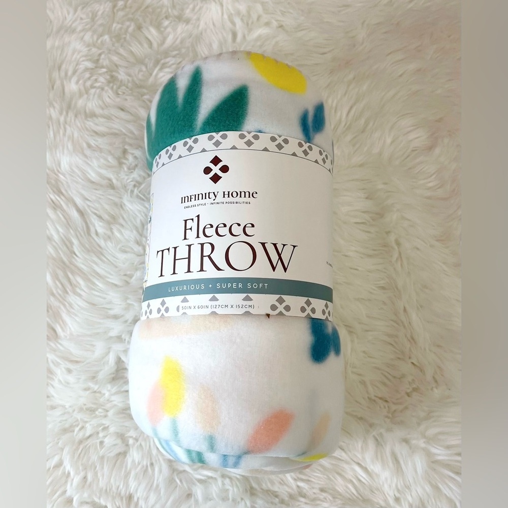 New soft InFInity Home springtime gardening Fleece THROW white yellow 🎁 blanket